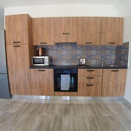 F7 Room 2, Private Bedroom Two Single Beds Shared Bathroom In Shared Flat Msida Exteriör bild